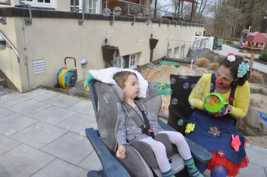 Klinik-Clowns im neuen Kupferhof – Hände für Kinder e.V.